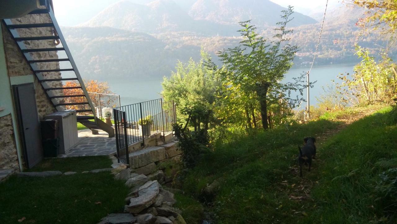 Lago D'Orta Appartamento Con Vista Pettenasco Luaran gambar